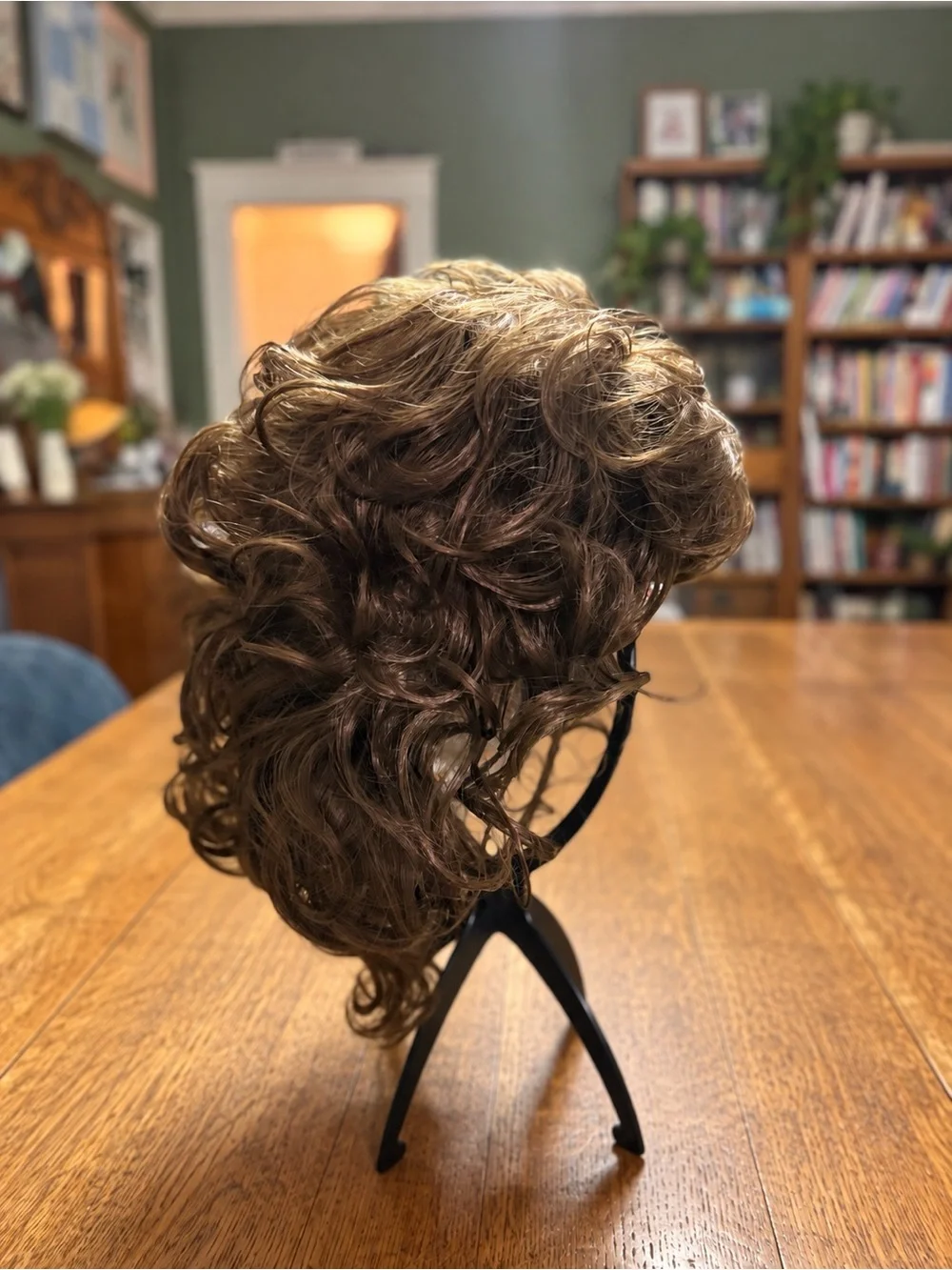 Short Curly Brown Synthetic Wig for Everyday Style